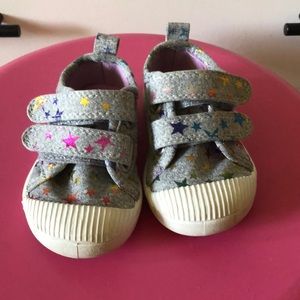 Size 4 cat and Jack sparkly star sneakers